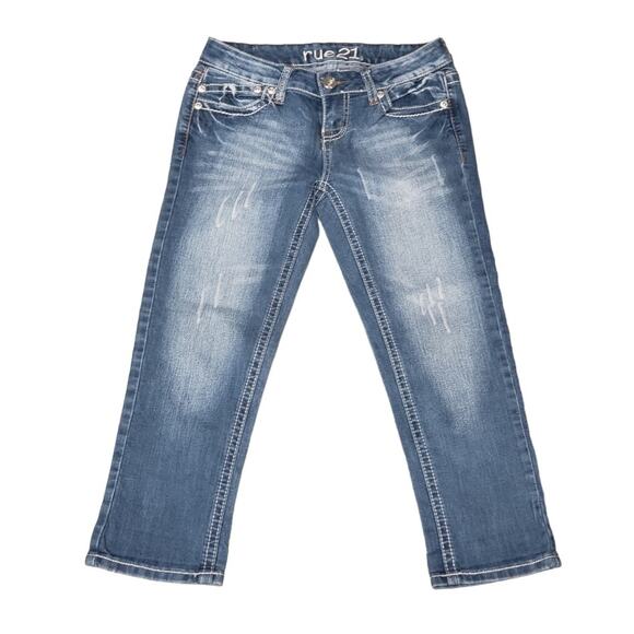 Rue 21 Light Washed Bedazzled Pockets Gem Curvy Crops Jean Pants - Picture 6 of 6